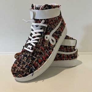 BRAND NEW JOHN GEIGER FABRIC LACED SHOES